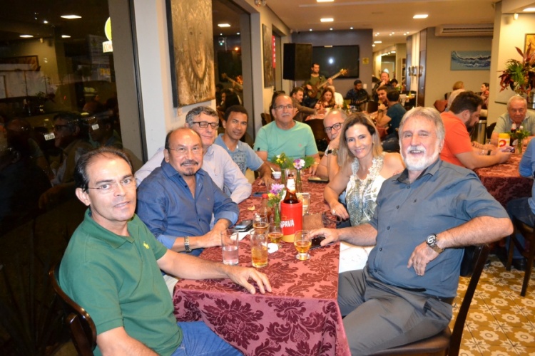 Jantar de confraternização reúne integrantes da FENAFISCO em Teresina